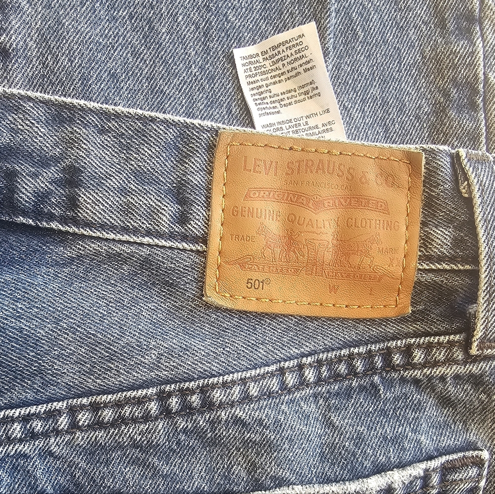 Levi’s 501 50th Anniversary Distressed Straight Leg Jeans W26 - Picture 3 of 7